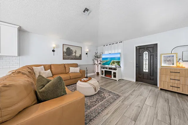  Residence photo 10