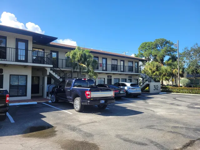 Unit 210 photo 9