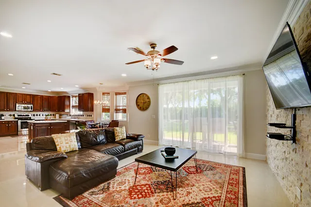 Residence photo 9