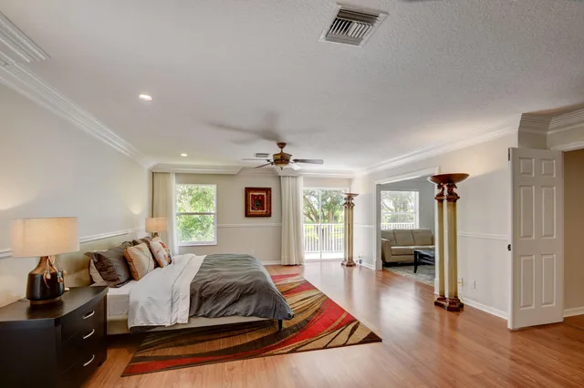 Residence photo 14
