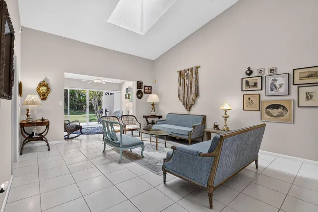  Residence photo 10