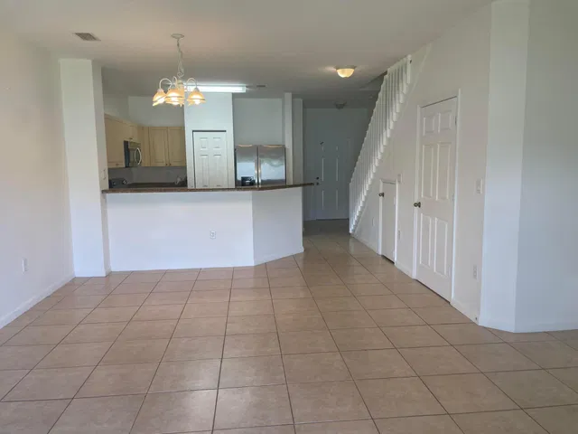 Residence photo 3