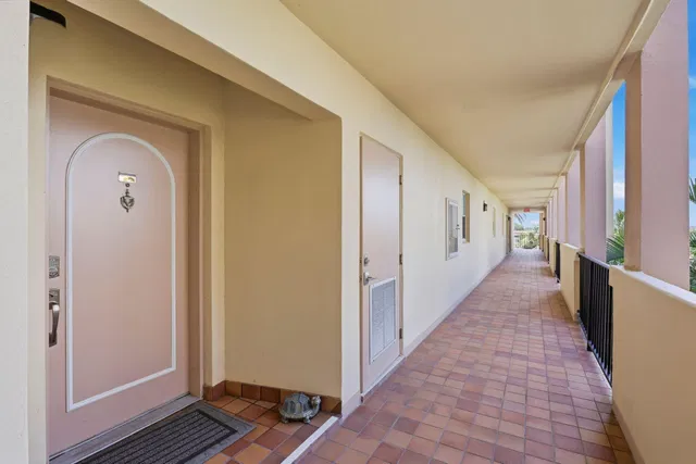 South Palm Beach Unit 2020 photo 6