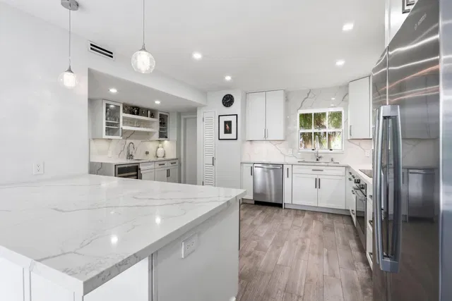 South Palm Beach Unit 2020 photo 12