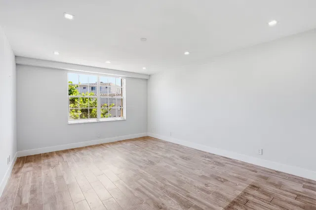 South Palm Beach Unit 2020 photo 20