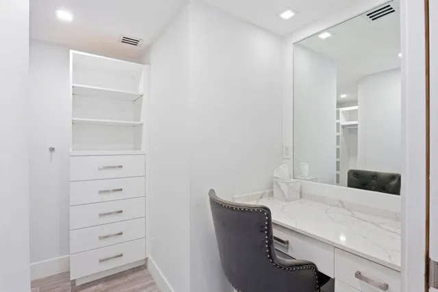 South Palm Beach Unit 2020 photo 24
