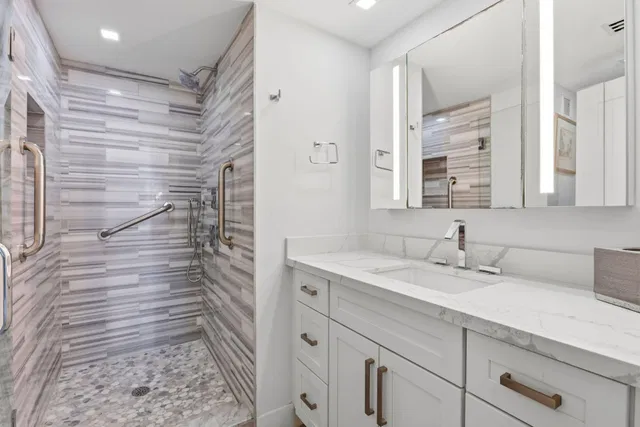 South Palm Beach Unit 2020 photo 29