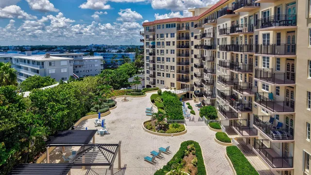 South Palm Beach Unit 2020 photo 36