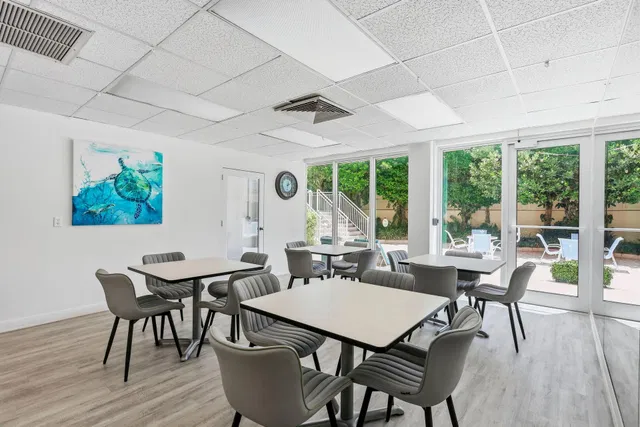 South Palm Beach Unit 2020 photo 43