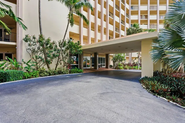 South Palm Beach Unit 2020 photo 45