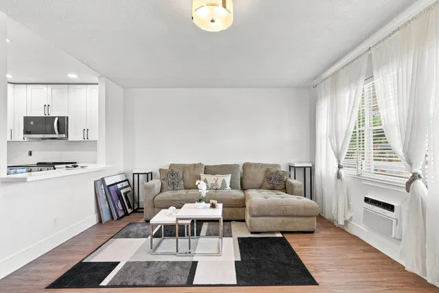  Residence photo 4