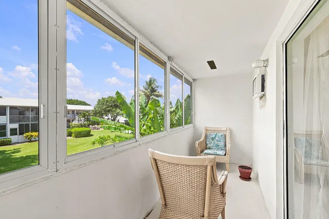  Residence photo 16