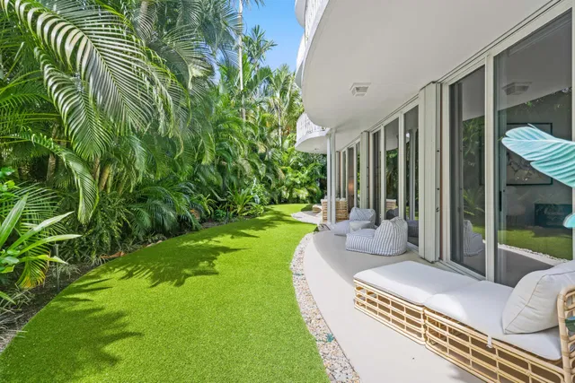 In-Town Palm Beach Unit 3 photo 4