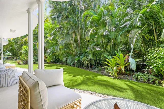 In-Town Palm Beach Unit 3 photo 6