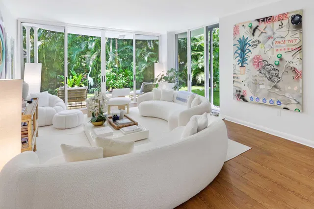 In-Town Palm Beach Unit 3 photo 13
