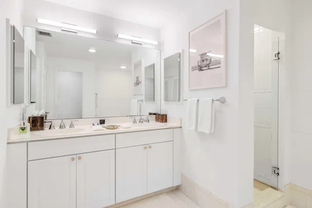 In-Town Palm Beach Unit 3 photo 18