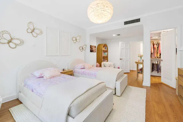 In-Town Palm Beach Unit 3 photo 20