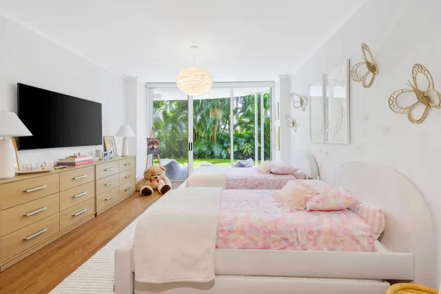 In-Town Palm Beach Unit 3 photo 21