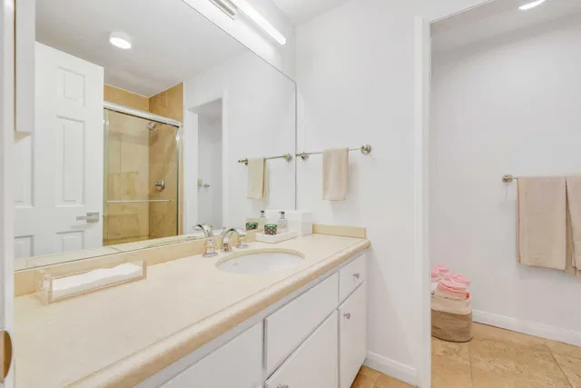In-Town Palm Beach Unit 3 photo 22