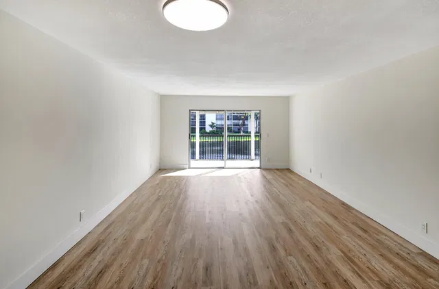  Unit 204 photo 8