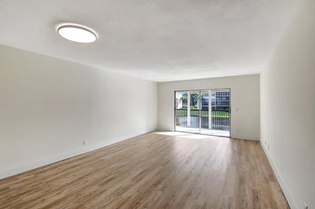  Unit 204 photo 9