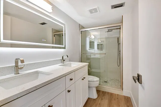  Unit 204 photo 20