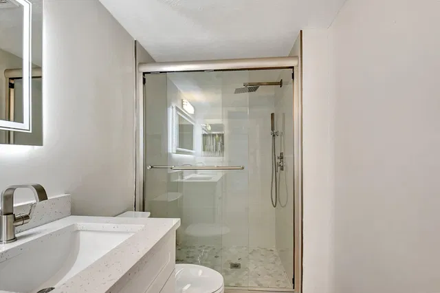  Unit 204 photo 21