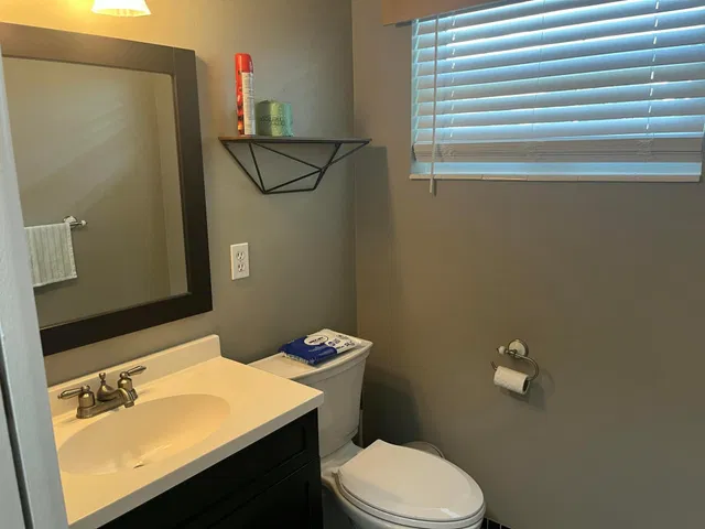  Unit C photo 4