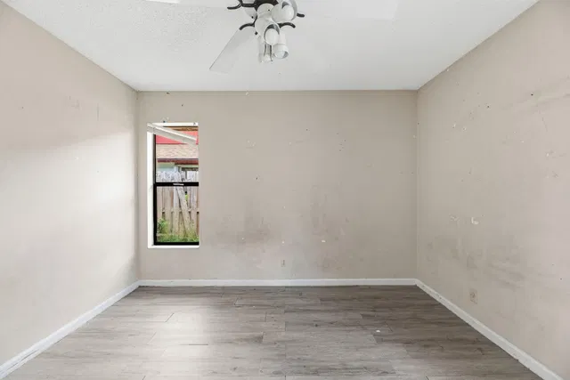  Residence photo 23