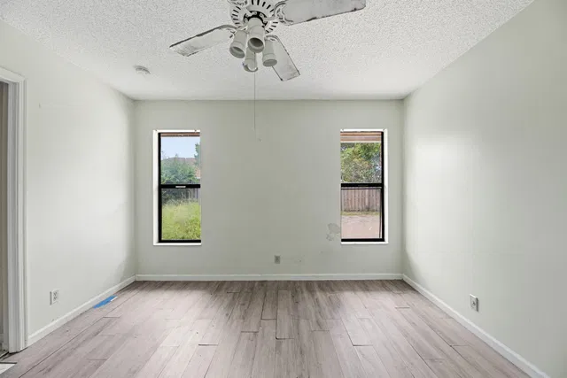 Residence photo 26