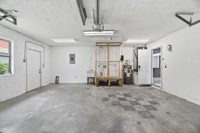  Residence photo 32