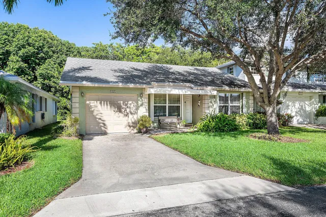 Residence photo 3