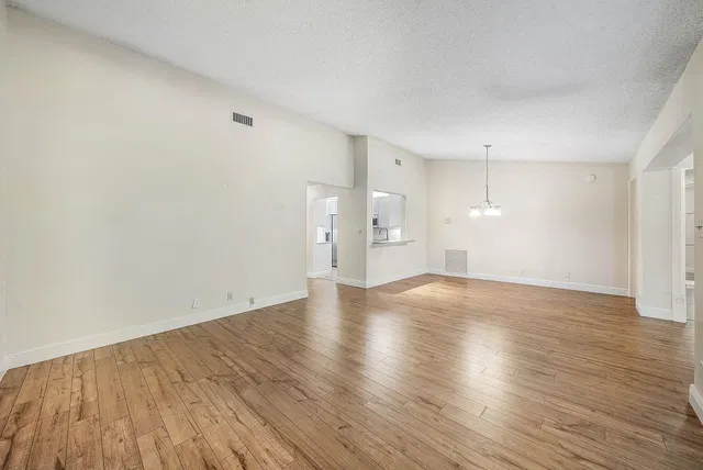 Residence photo 11