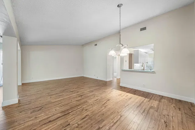 Residence photo 13