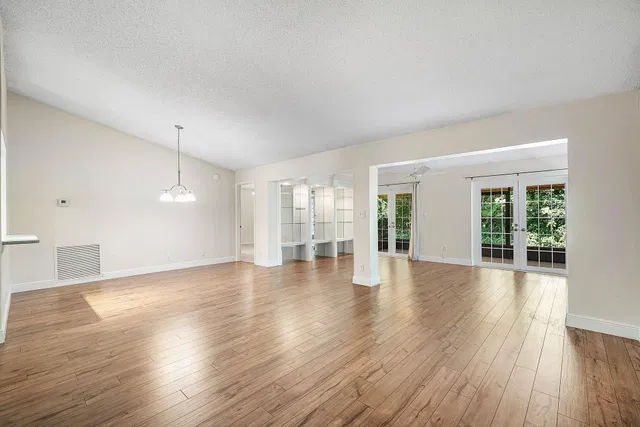 Residence photo 14