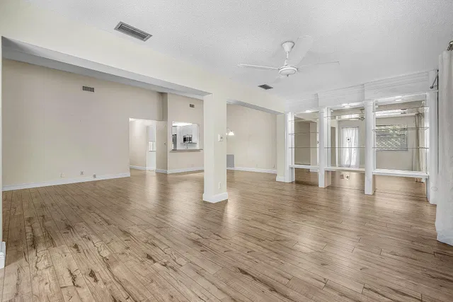 Residence photo 15