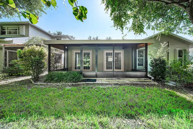 Residence photo 29