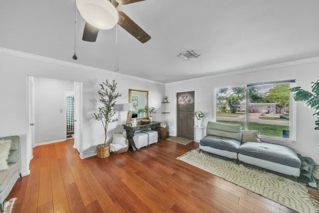 Residence photo 16