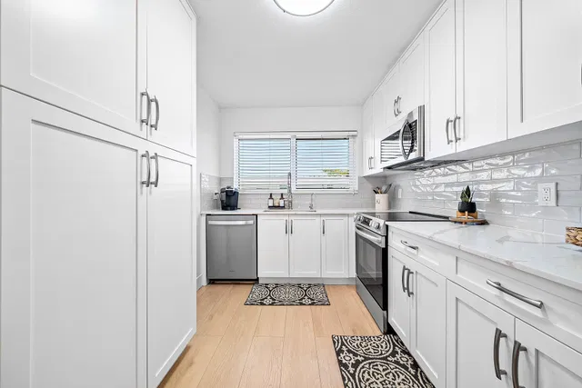  Unit B407 photo 4