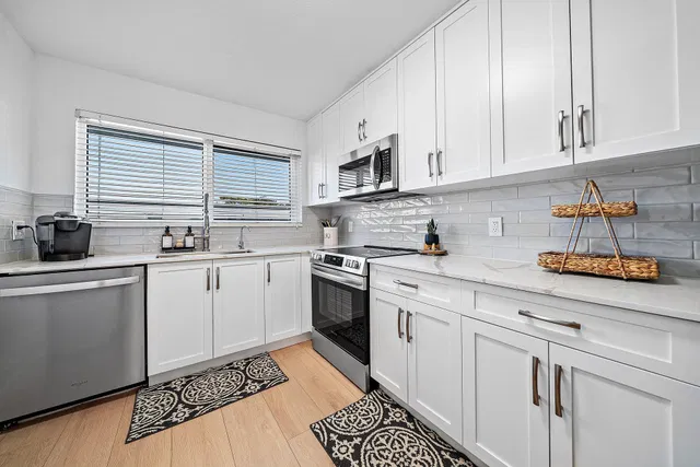  Unit B407 photo 6
