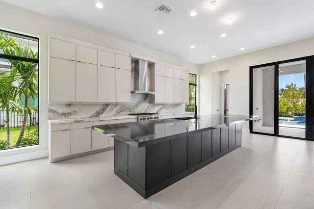 Avenir Unit {Lot 13} photo 12
