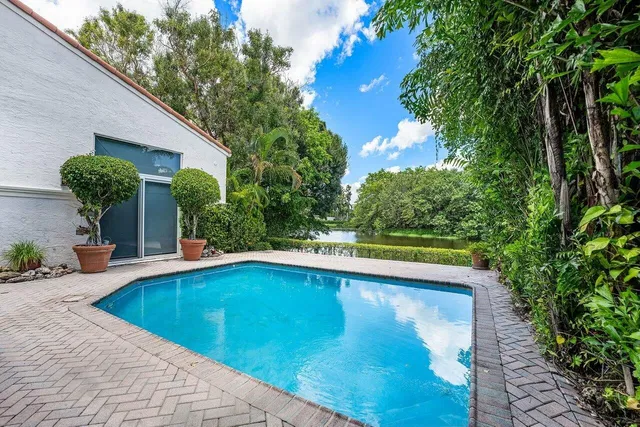 Equestrian Club Estates Residence photo 22