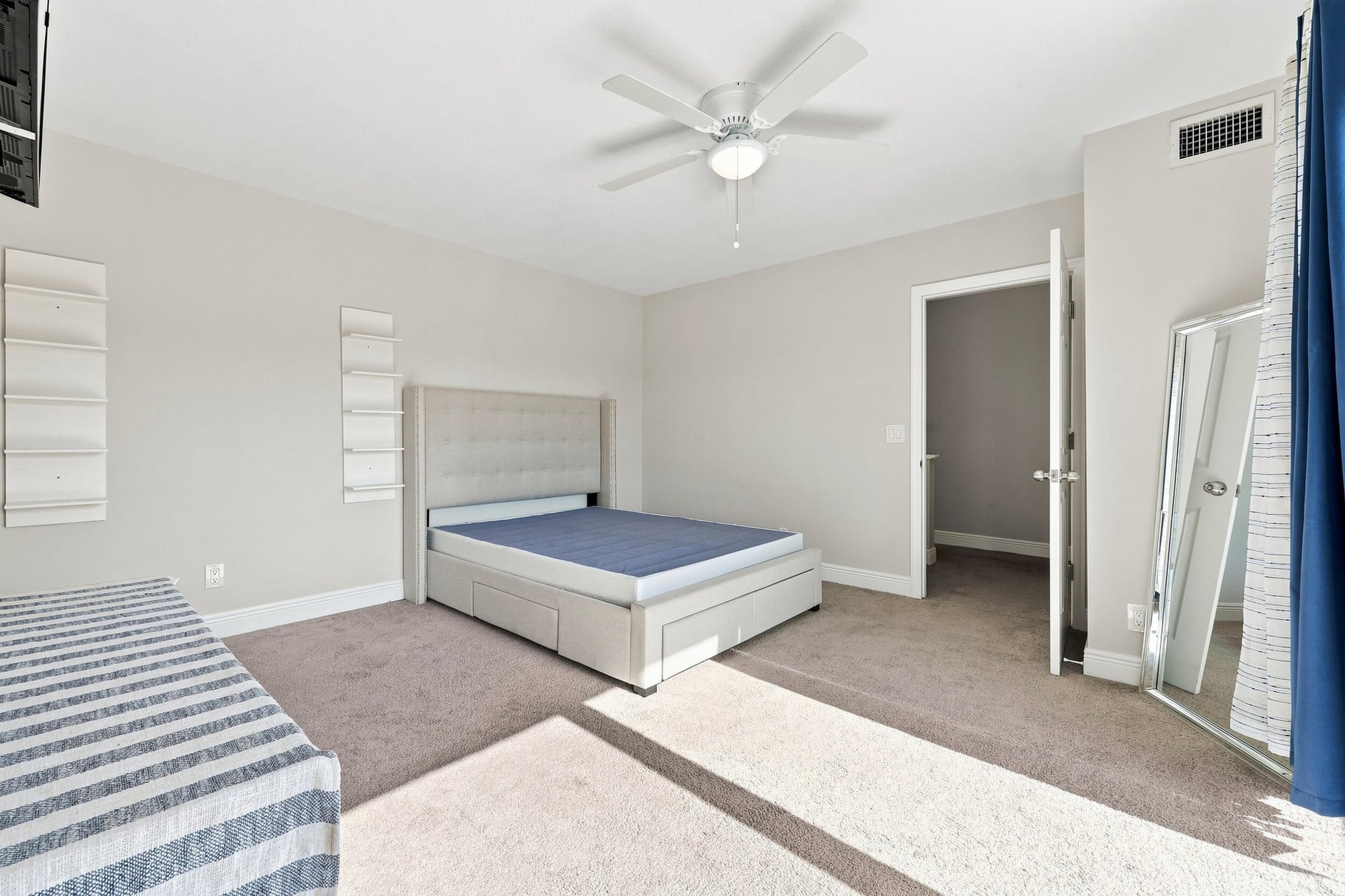 Unit 24 photo 13