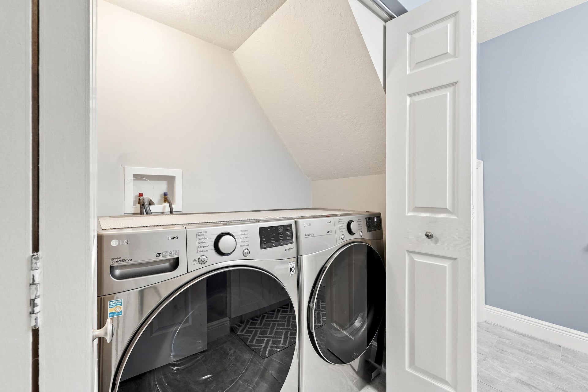 Unit 24 photo 17