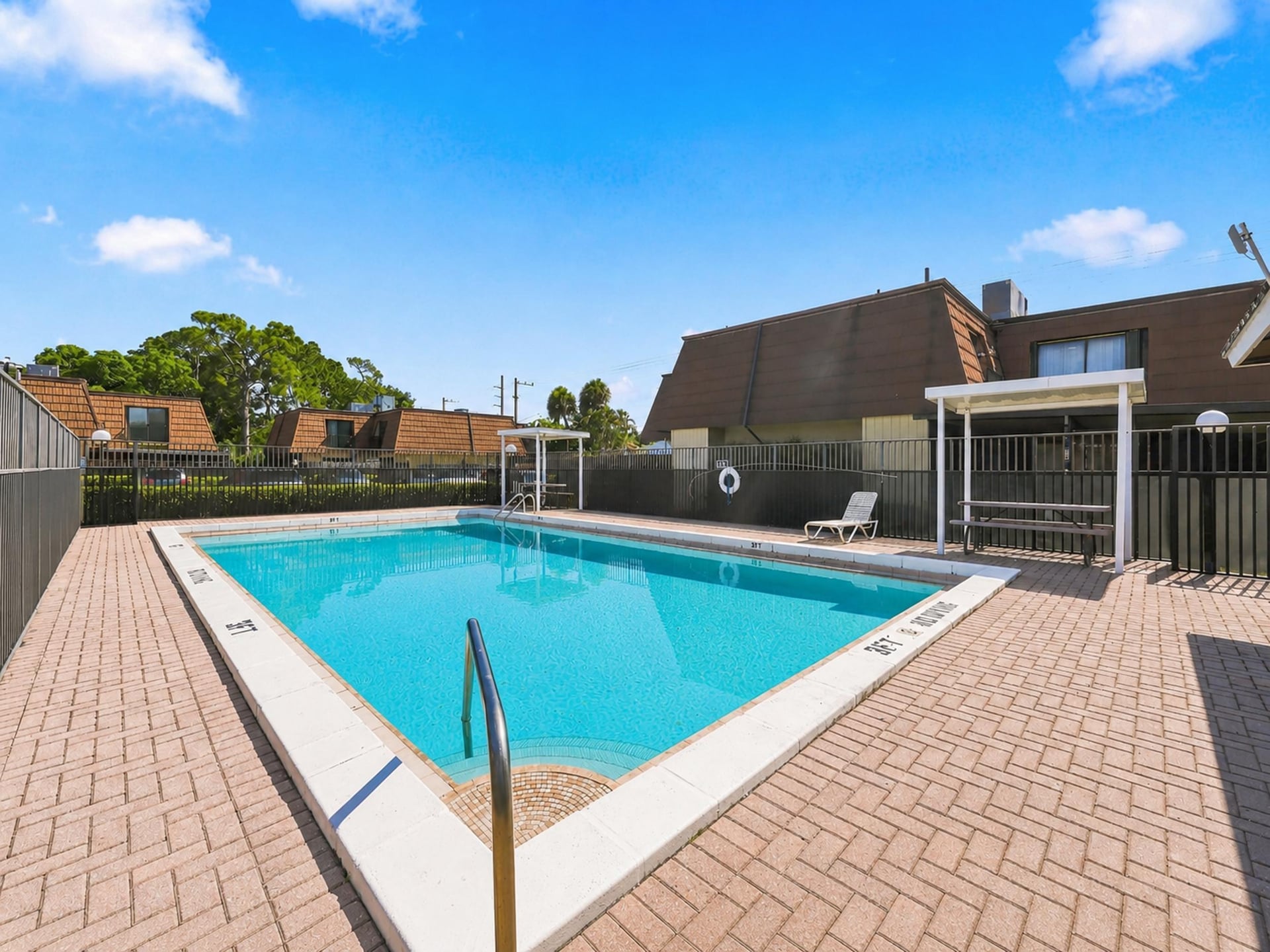 Unit 24 photo 23