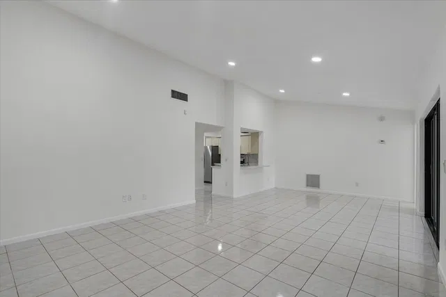 Residence photo 8