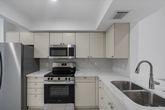 Residence photo 9