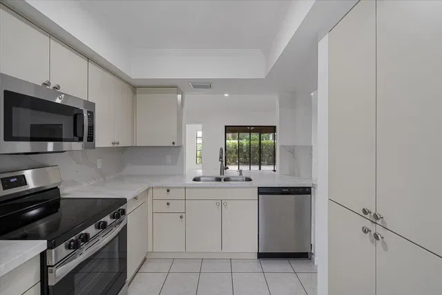 Residence photo 11