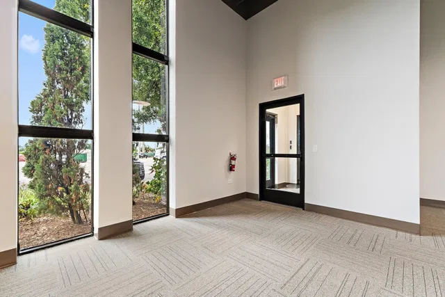  Residence photo 9