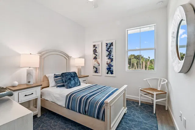 Residence photo 32